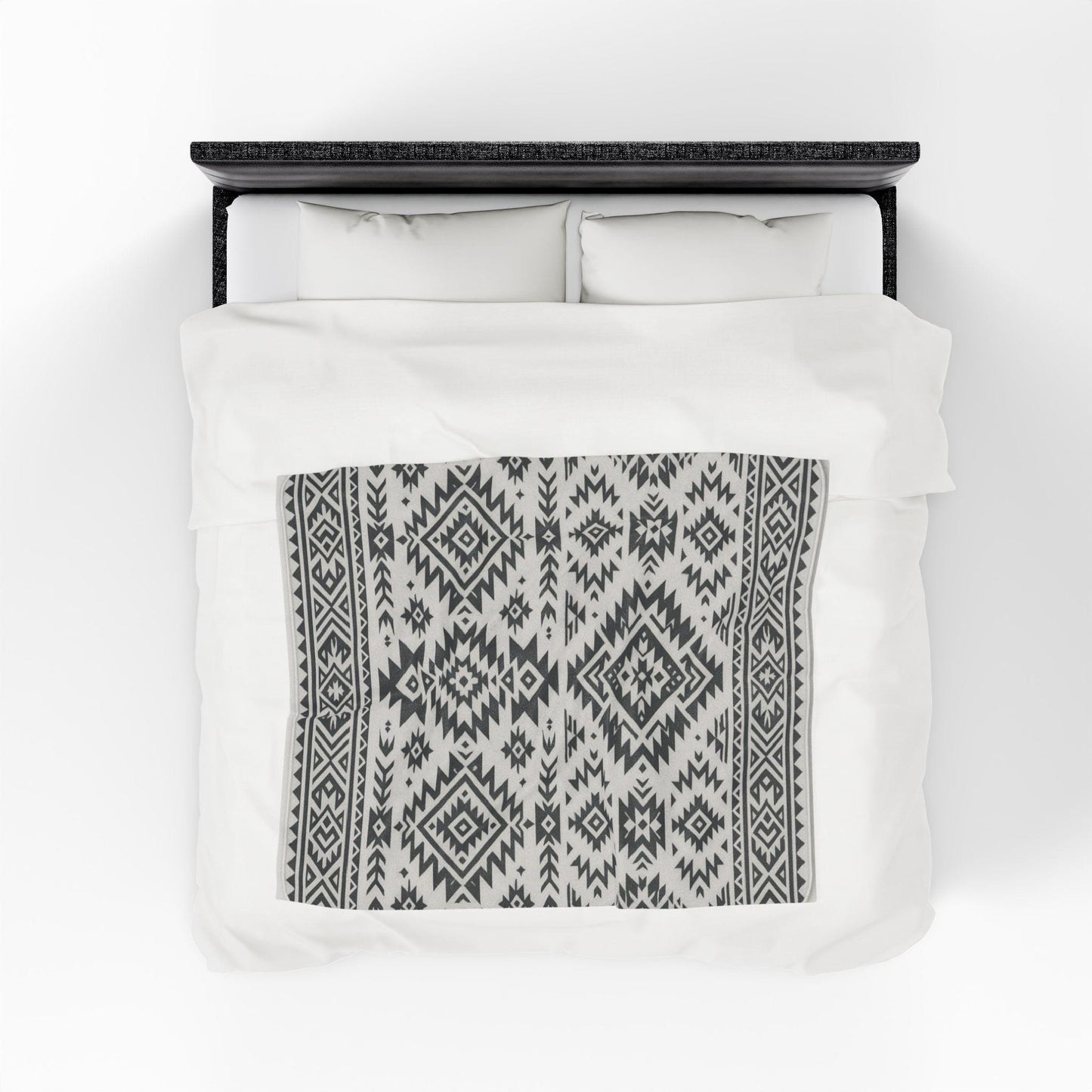 Cozy Velveteen Plush Blanket - Tribal Design, Soft Throw for Home Decor, Perfect for Gifts, Christmas, and Warm Nights