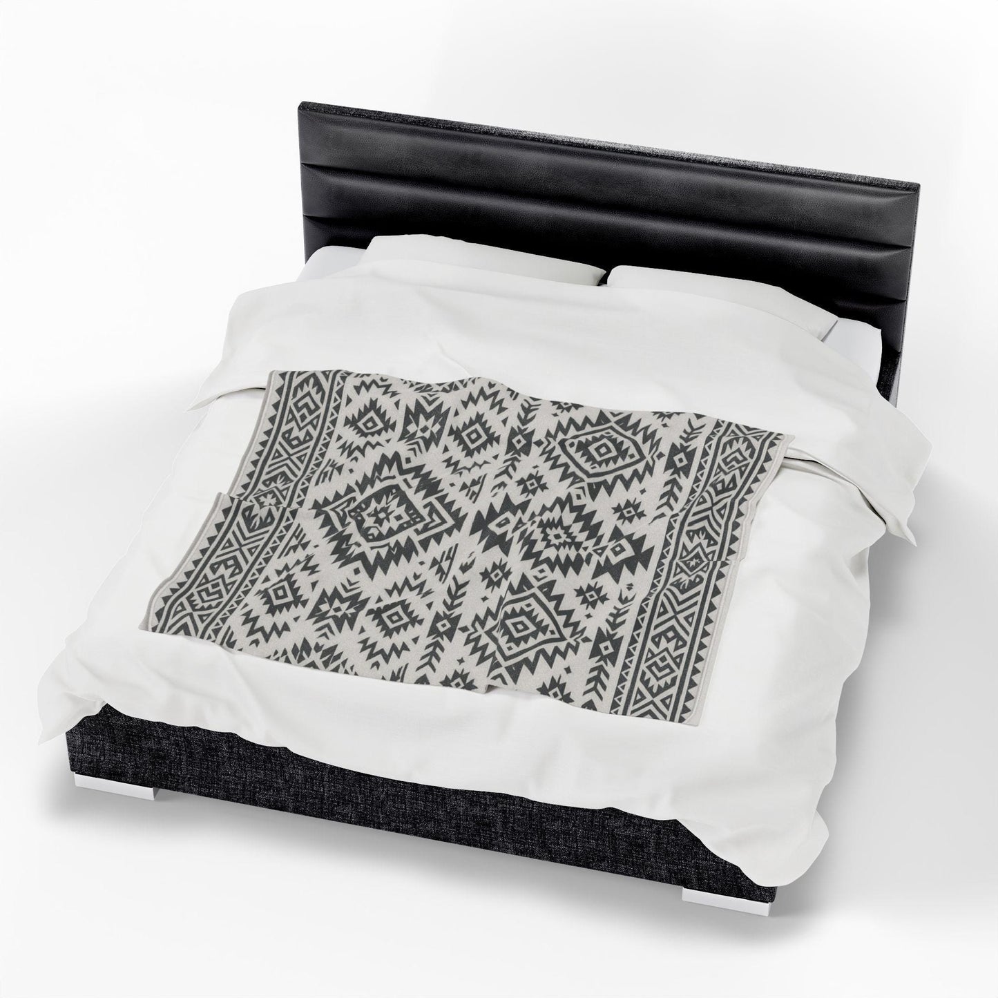 Cozy Velveteen Plush Blanket - Tribal Design, Soft Throw for Home Decor, Perfect for Gifts, Christmas, and Warm Nights